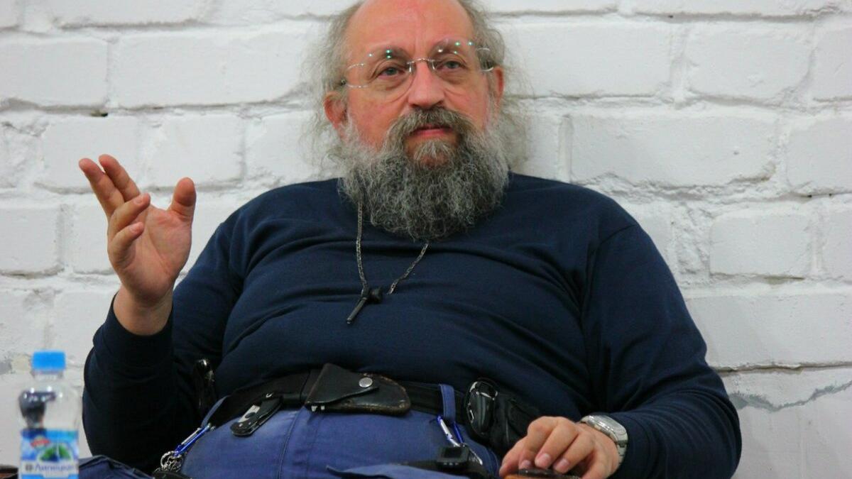 Публицист Анатолий Вассерман дает интервью анатолий вассерман