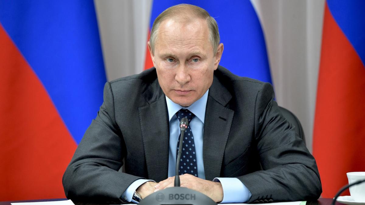 Путин ужесточил наказание за оскорбление ветеранов Владимир Путин