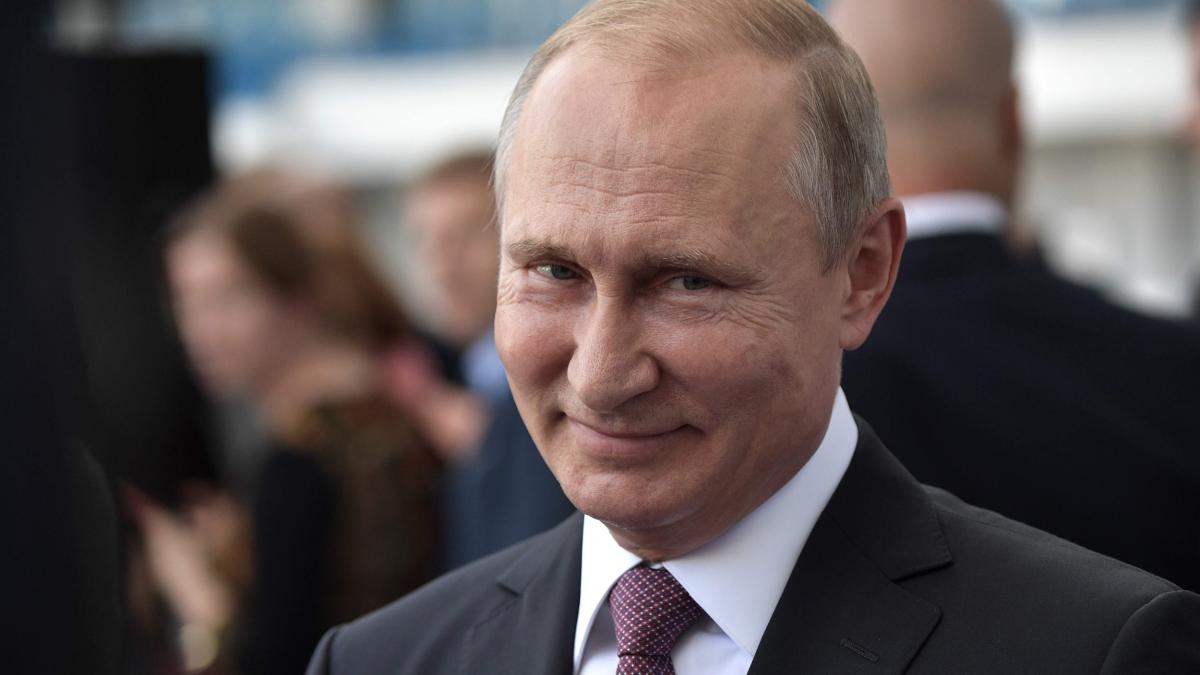 Президент РФ Путин Путин президент улыбка последнее фото