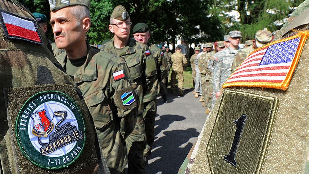 В Варшаве ожидают передислокации американских войск из ФРГ в Польшу Польские и американские военные