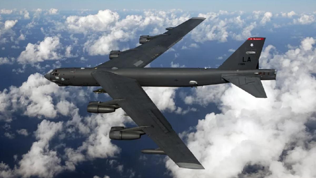 В AntiWar объяснили, почему визиты B-52 США к рубежам РФ могут обернуться мировой войной Визиты B-52 США к рубежам РФ могут обернуться мировой войной