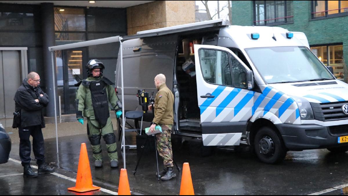 В Нидерландах прогремел взрыв в двух почтовых отделениях Взрыв в Нидерландах