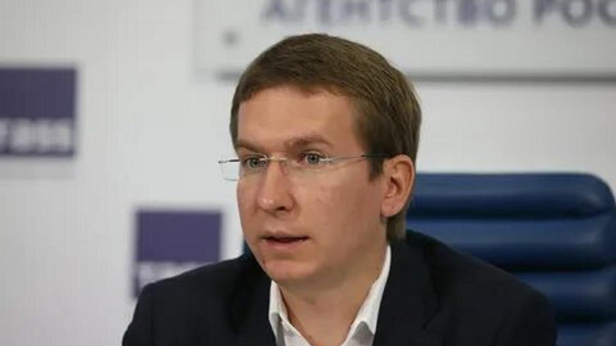 Напавший на пожилую чеченку депутат пришел к ней с цветами и извинениями