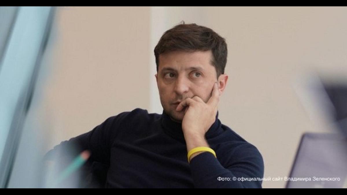 Коломойский дал Зеленскому совет, если он не хочет закончить хуже Порошенко Коломойский призвал Зеленского объявить дефолт по внешним долгам