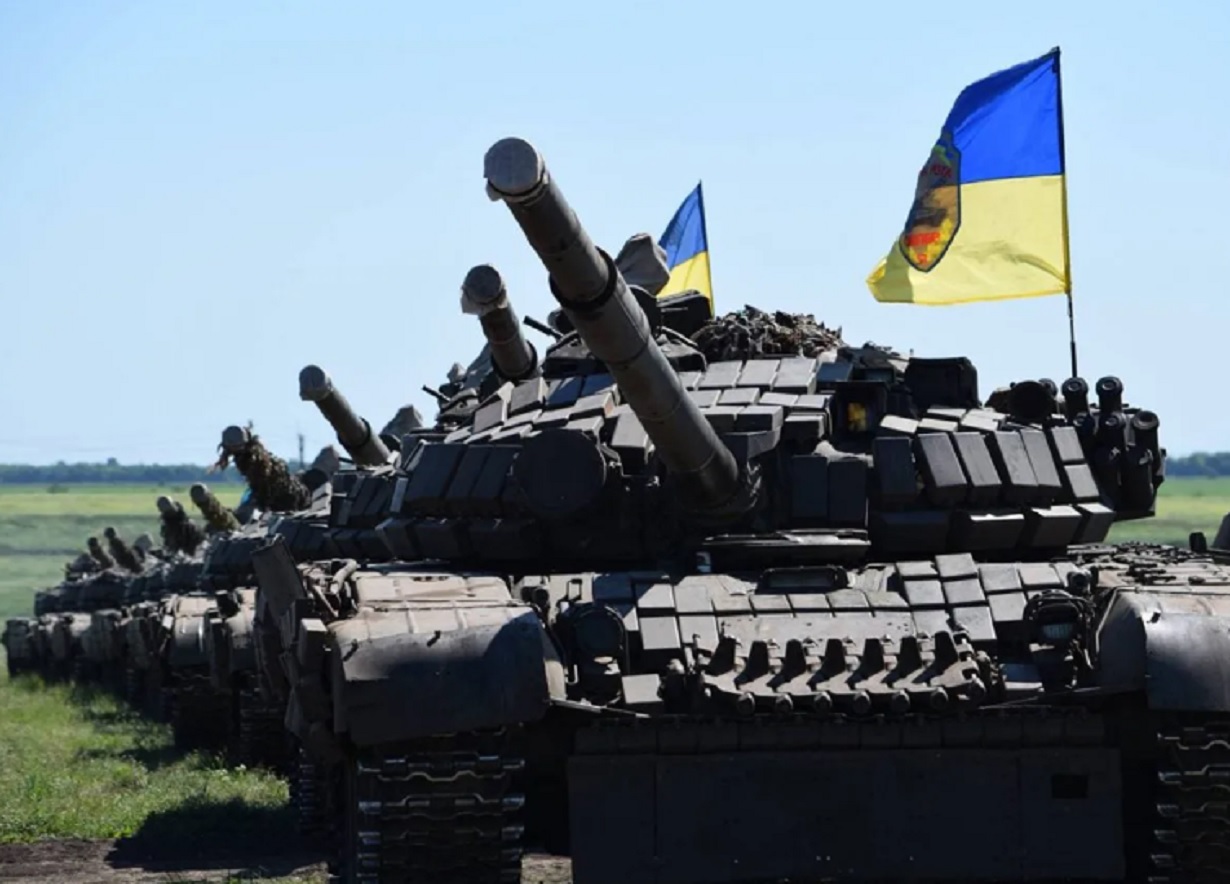 Техника украины. Военная техника ВСУ Украины. Танки ВСУ на Донбассе. ВСУ Донбасс танки украинские. Танк ДНР Оплот.