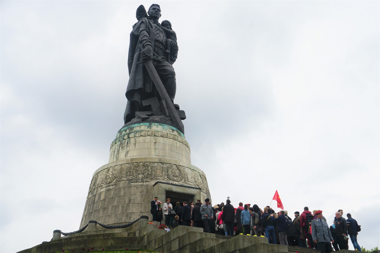 памятник воину освободителю в германии