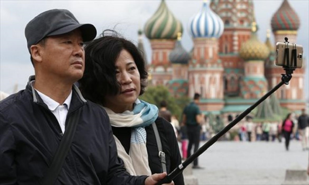 Москва китай туры. Китайские туристы. Китайские туристы в России. Китайские туристы в Москве. Китайцы в Москве.