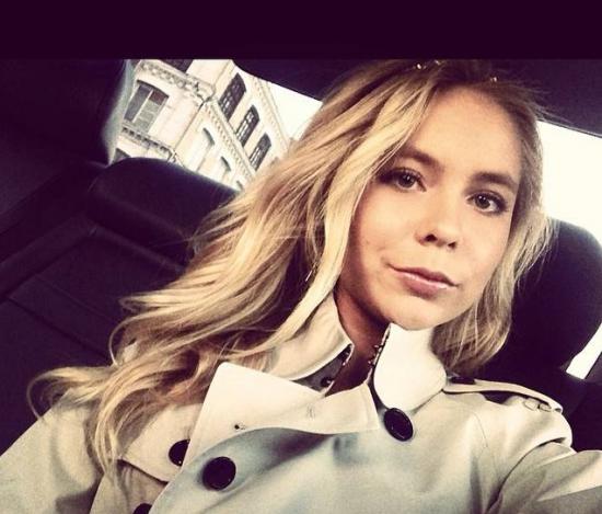 Дочь Татьяны Навки и Александра Жулина с дебютной песней вошла в хит ...