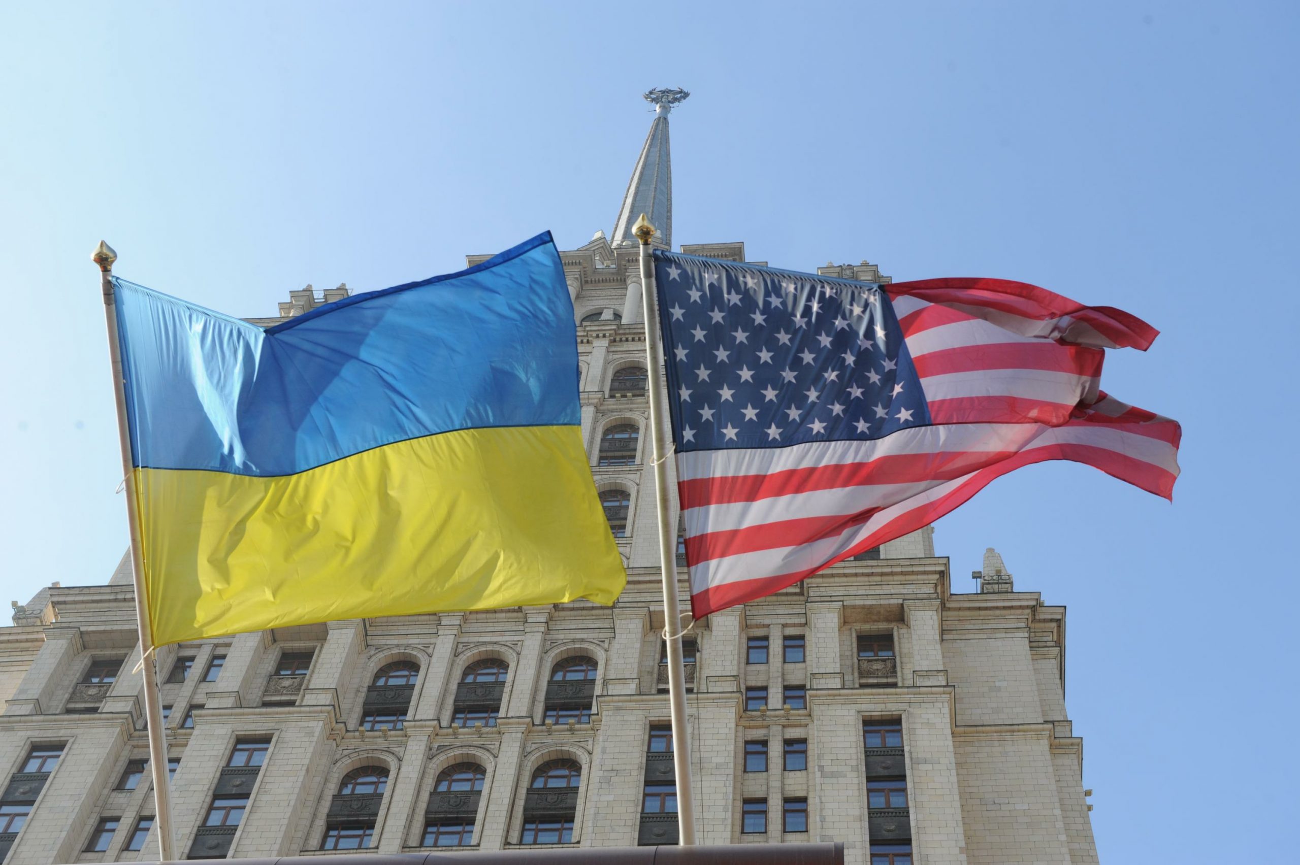 флаги сша в киеве