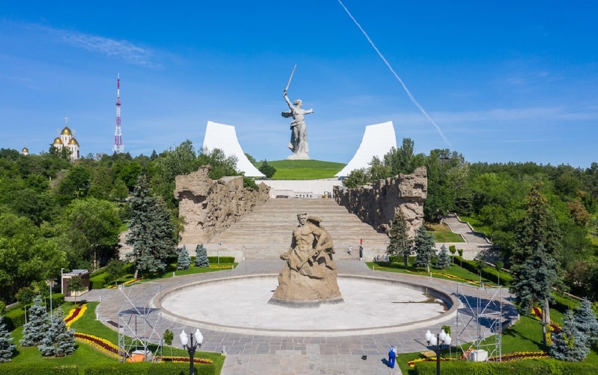 Мамаев курган название памятников. Мамаев Курган Волгоград. Мемориальный комплекс Мамаев Курган. Памятники Мамаева Кургана.