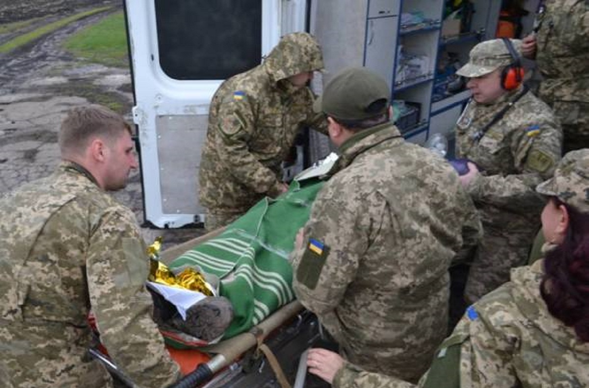 Сколько погибших всу на украине на сегодняшний. Раненые украинские военные. Раненые военнослужащие ВСУ. Убитые украинские военные. Убитые военнослужащие ВСУ.