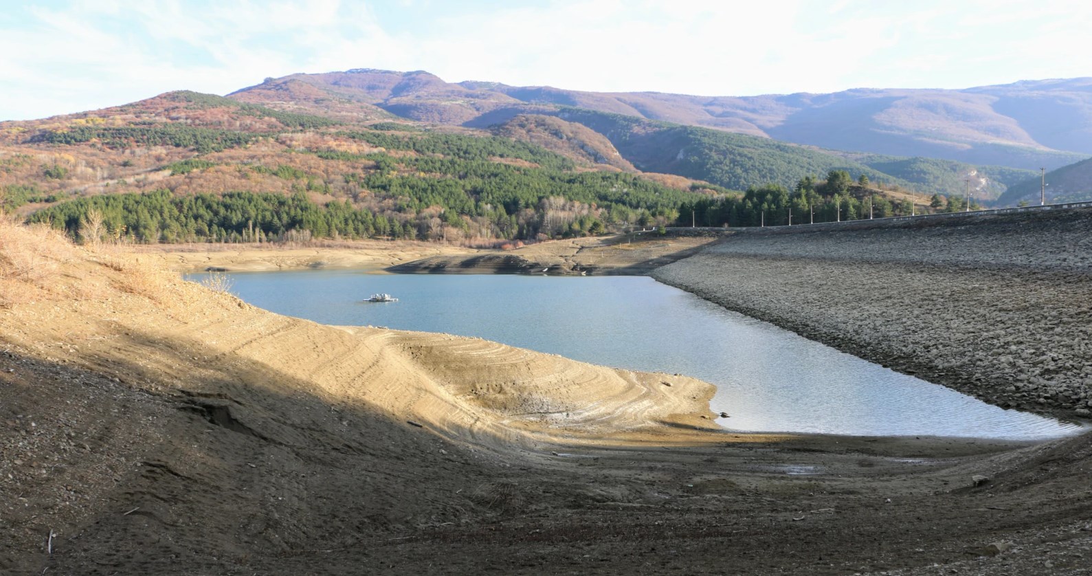 Загорское водохранилище Крым