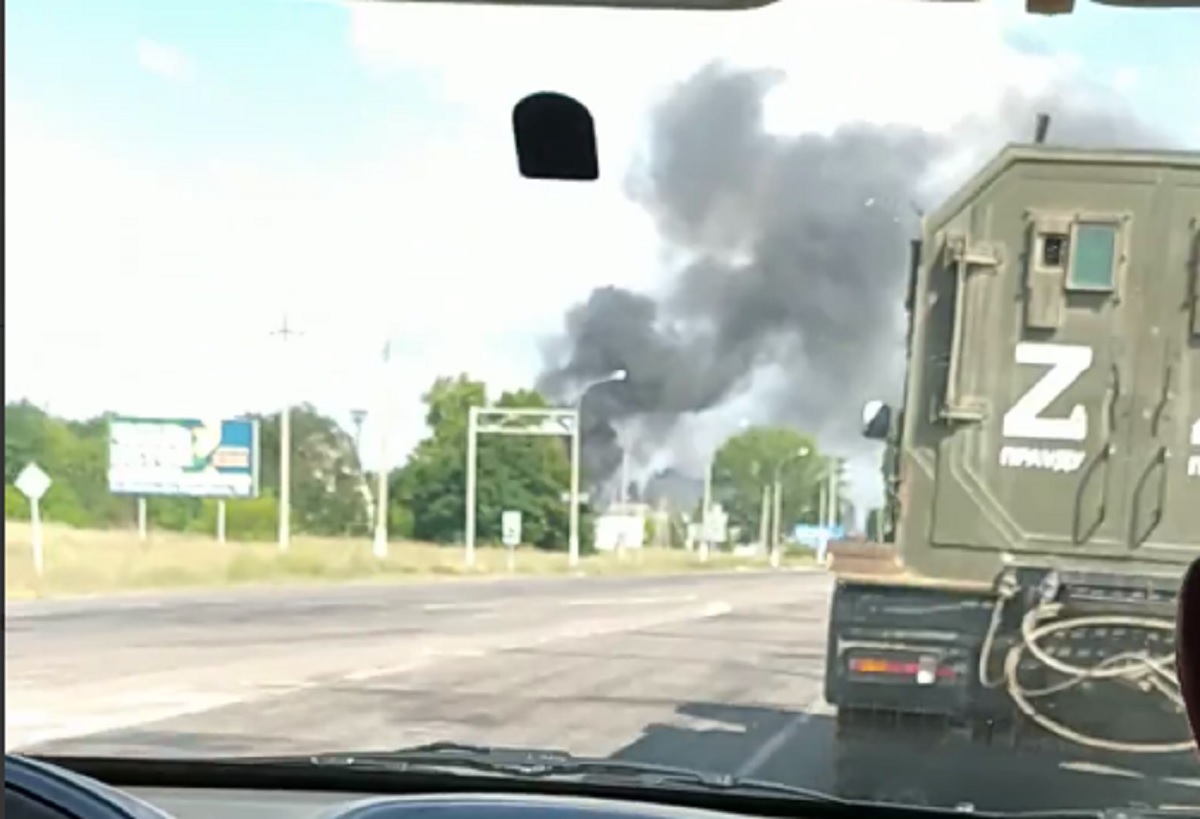 Всу атаковали мост. Антоновский мост обстреляли. Антоновский мост в Херсоне взорвали.