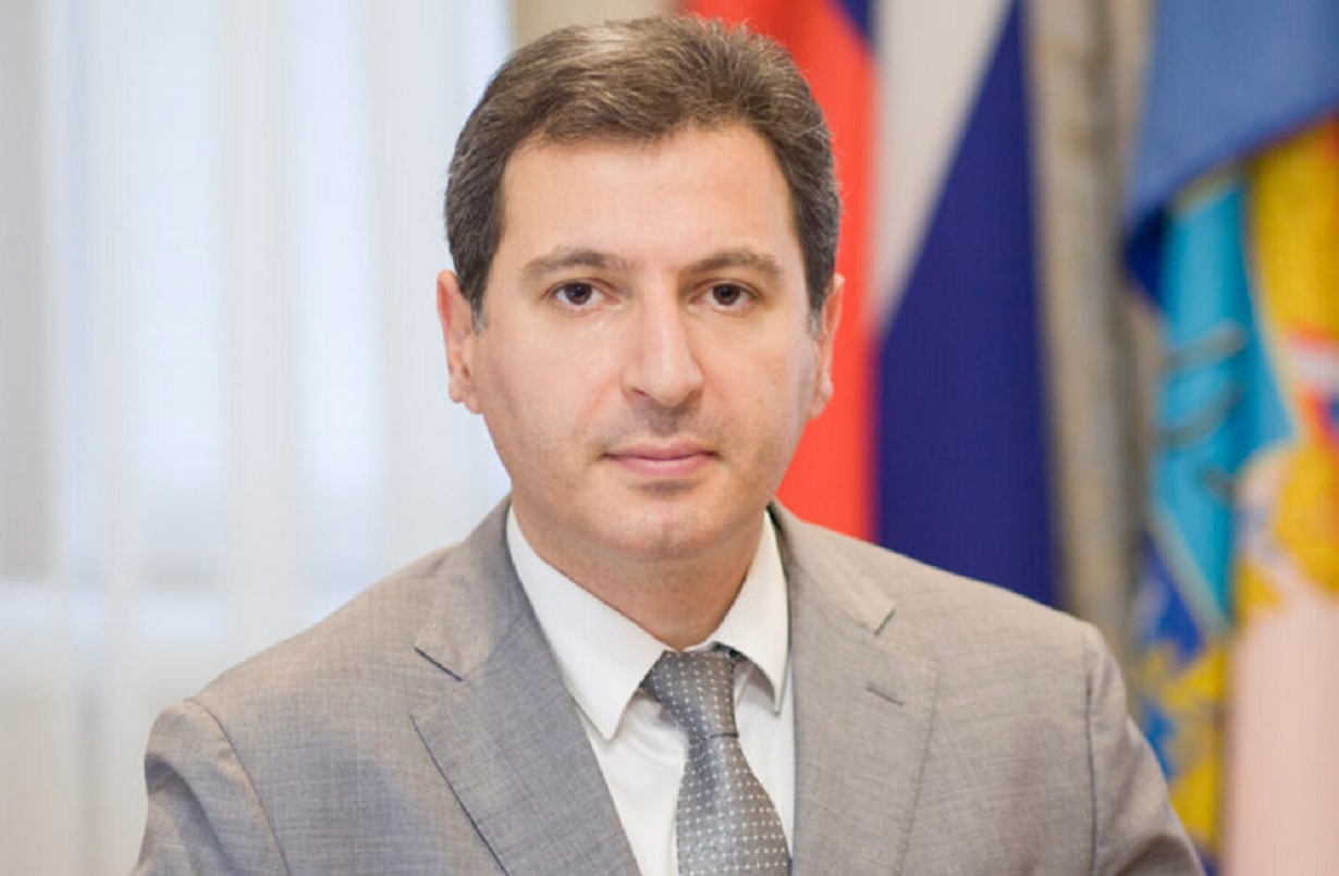 В Самаре силовиками задержан министр здравоохранения области Армен Бенян